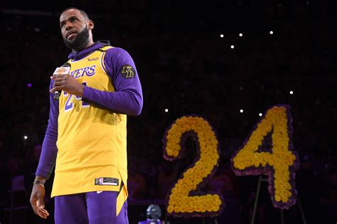 Lakers Lebron James Honor Kobe Bryant In Moving Pregame Ceremony