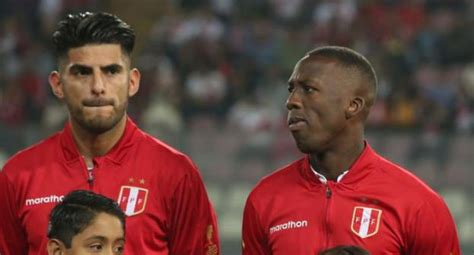 Selección Peruana Carlos Zambrano Y Luis Advíncula Se Dirigen A Lima