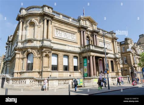 Wolverhampton museum and art gallery hi-res stock photography and images - Alamy