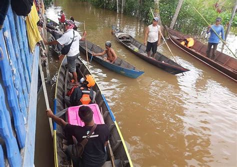 Tim Medis Layani Warga Terdampak Banjir Di Kalimantan Selatan Dari Laut