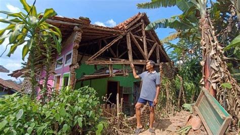 Cerita Warga Garut Saat Dilanda Gempa Lari Gendong Anak Hingga Rumah