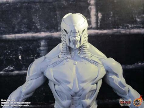 M S Im Genes De Las Figuras De Hot Toys De Los Vengadores En La Ani Games