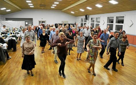 Danseurs De La Baie Belle Ambiance Au Repas Le T L Gramme