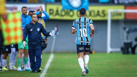 Franco Cristaldo é o melhor jogador do Grêmio na temporada