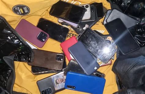 Inseguridad en Córdoba recuperan 40 celulares robados en el show del