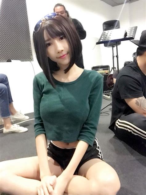 C G I Th I M C Bikini B N Th T L N G Y S T D N M Ng