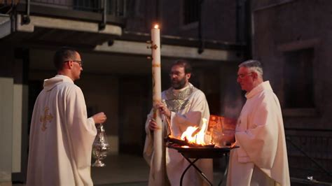 Liturgia Del Fuoco Cristo Luce Del Mondo Veglia Pasquale Aprile