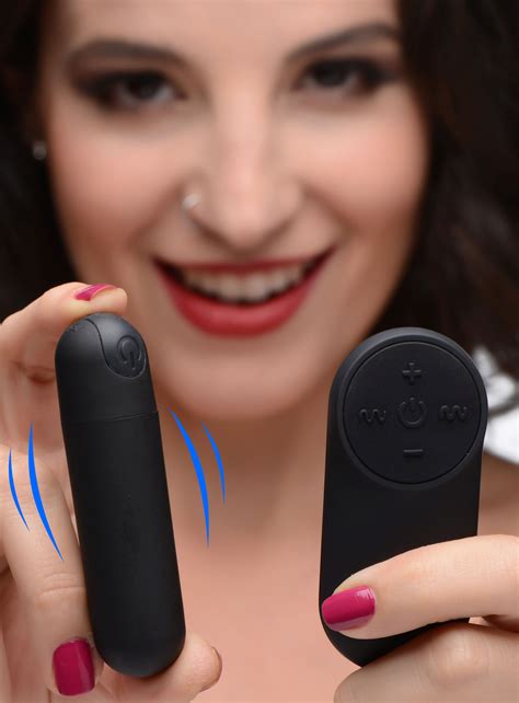 Vibrating Bullet With Remote Control Black Sex Toy Distributing