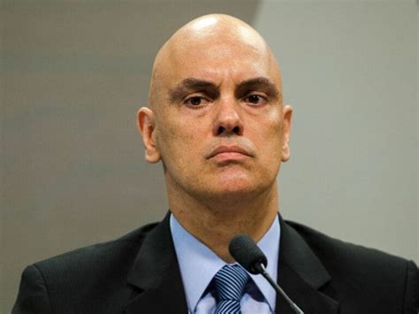 Alexandre de Moraes cobra explicações sobre suposta ameaça do PCC a