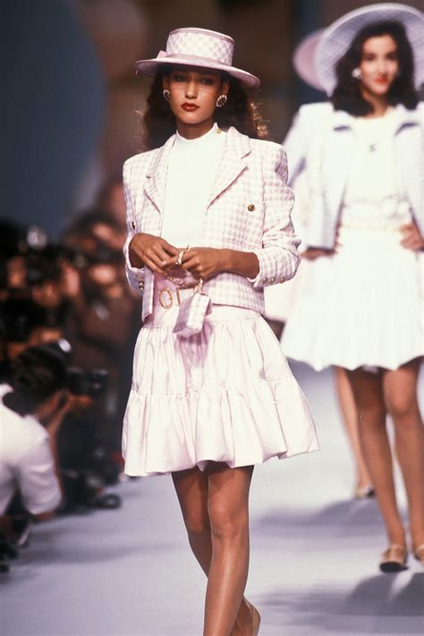 Chanel Runway Show Ss 1988 By Lagerfeld Chanel Fashion 80s Fashion