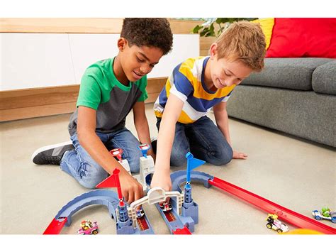 Hot Wheels Mario Kart Pista Do Castelo Do Caos De Bowser Mattel GNM22 Juguetilandia