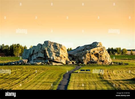 Big Rock Okotoks Glacial Erratic Okotoks Alberta Canada Stock Photo