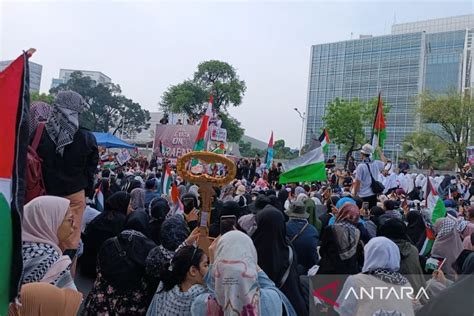 Ribuan Warga Ikuti Aksi Bela Palestina Di Depan Kedubes As Serukan