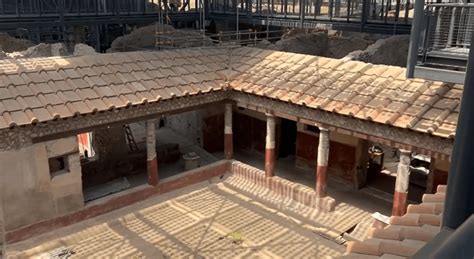 Pompei Apre Alle Visite Linsula Dei Casti Amanti Con Una Visione