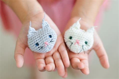 Passion chats le tuto des petites têtes au crochet Saxe Crochet