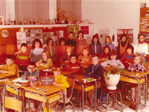 Photo De Classe Ce2 De 1974 Ecole Primaire Copains Davant