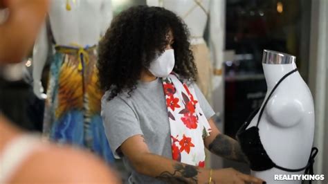 Gia Ohmy Armani Black Going Lesbian After Seen Each Other Naked