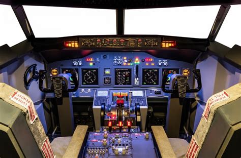 Boeing 737 flight simulator cockpit - onthewebpery