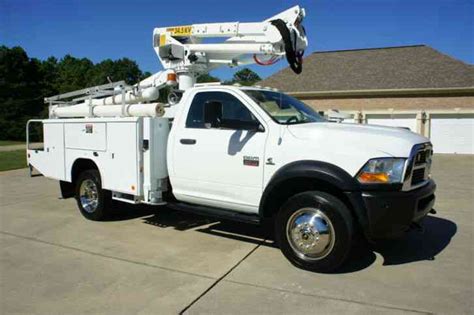 Dodge Ram 5500 2011 Bucket Boom Trucks