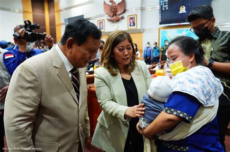 Gemes Momen Prabowo Main Dengan Anak Bayi Meutya Hafid Usai Rapat Di