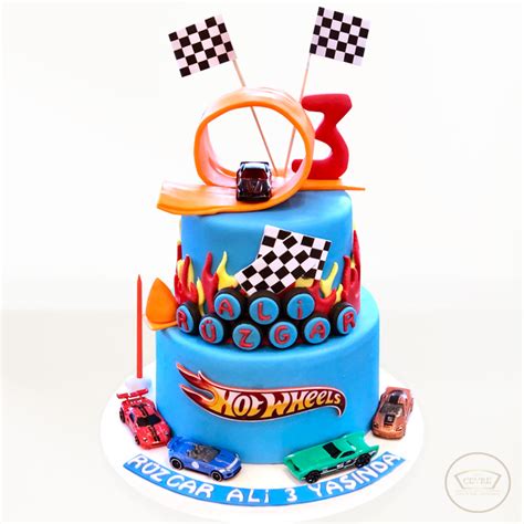 Hot Wheels Arabalar Pasta Çevre Pastaneleri