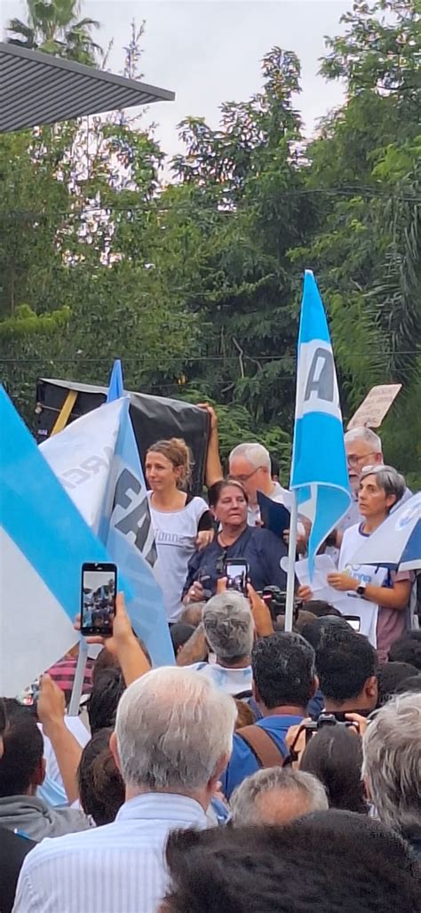 Hist Rica Marcha Universitaria En Corrientes Chaco Con Fuerte Aviso