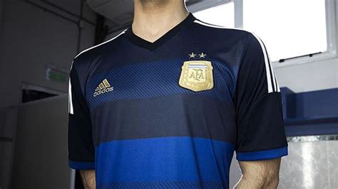 Así es la camiseta suplente que usará la Selección Argentina