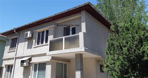 Двуетажна монолитна къща, разположена в кв. Каменни, град Хасково ...