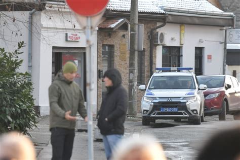 Uhap Ena Baba Iz Rume Kolima Udarila Devoj Icu Na Pe A Kom