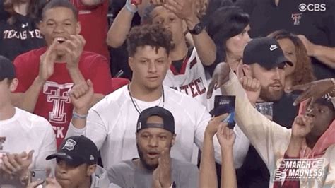 Patrick Mahomes Saucin GIFs - Find & Share on GIPHY