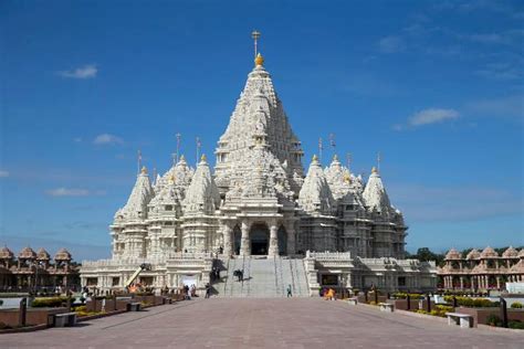 New Jersey welcomes largest modern Hindu temple outside India - Move FM ...