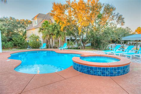 Luxury Swimming Pools & Spas Gulfport, MS - Cox Pools