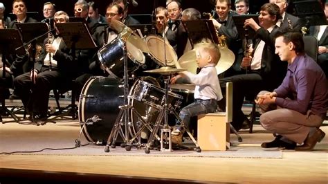 [HD] Lyonya Shilovsky - 3 Years Old Russian Drummer Leads Orchestra of ...
