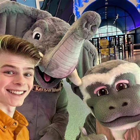 Merrick Hanna Age Shirtless AGT Net Worth Gay Parents Height
