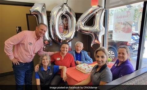 Florida Chick Fil A Throws A Party For Customers 104th Birthday