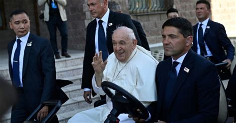 Le pape réunit différents leaders religieux pour son dernier jour en