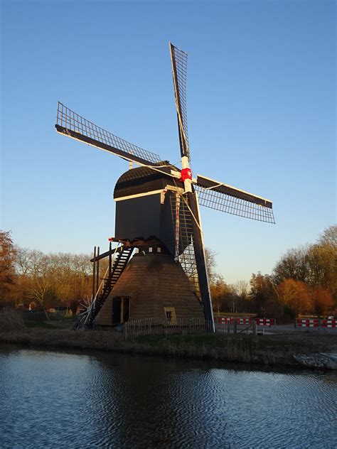 Nieuwegein Poldermolen Oudegein A View Of The Poldermole Flickr