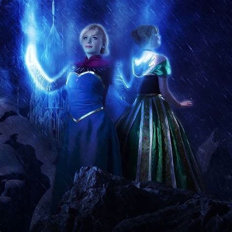 Real Life Frozen Sisters Elsa Anna Elsalookalike Annalookalike