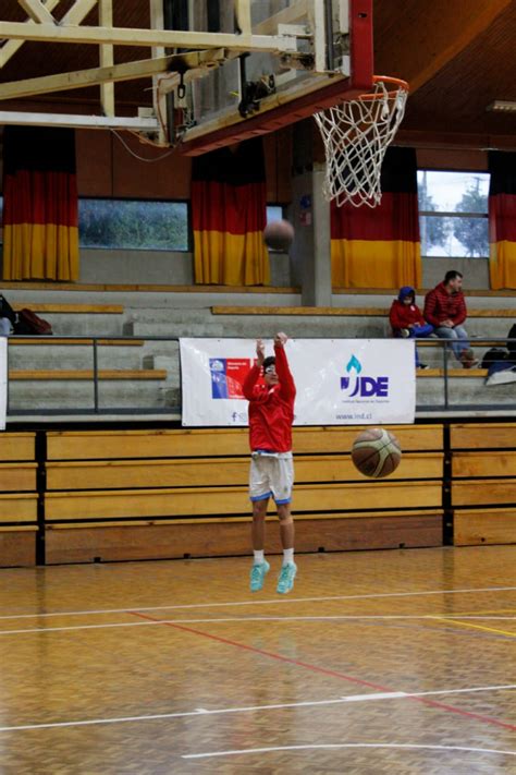 Participación de Benjamín González en el Nacional de Baloncesto Lycée Claude Gay OSORNO