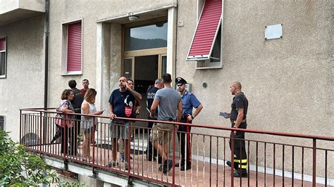 Genova Pilone Di Palazzo In Via Terpi Si Sposta Di Un Millimetro