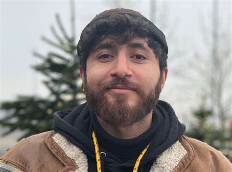 happy holidays   dhl hub  leipzig hub leipzig germany