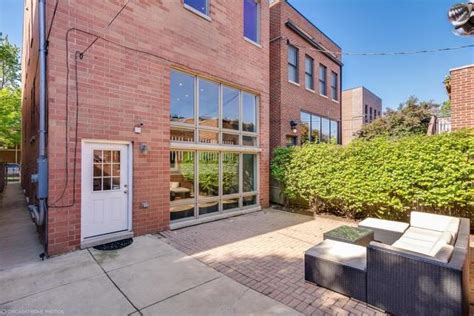2034 W Barry Avenue Klopas Stratton Team