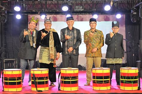 Festival Warisan Budaya Takbenda Sumbar Gubernur Mahyeldi Serukan