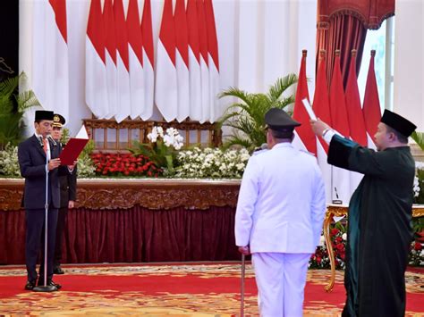 Foto Presiden Jokowi Lantik Edy Nasution Sebagai Gubernur Riau