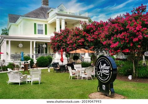 341 North Carolina Colonial Architecture Images, Stock Photos, 3D ...