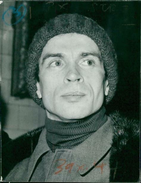 Épinglé sur Noureev danse avec les Etoiles | Rudolf noureev, Noureev