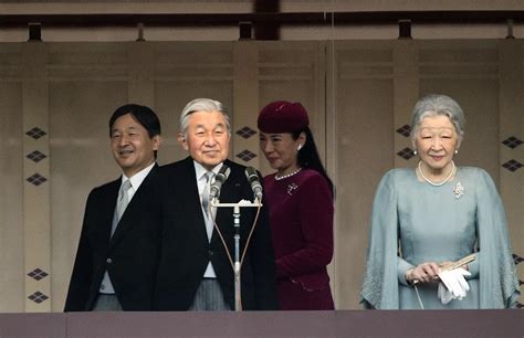 On 82nd birthday, Emperor Akihito urges Japan to remember the war | GMA News Online