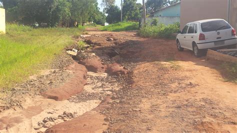 Moradores Do Nova Lima Reclamam De Falta De Asfalto Buracos E