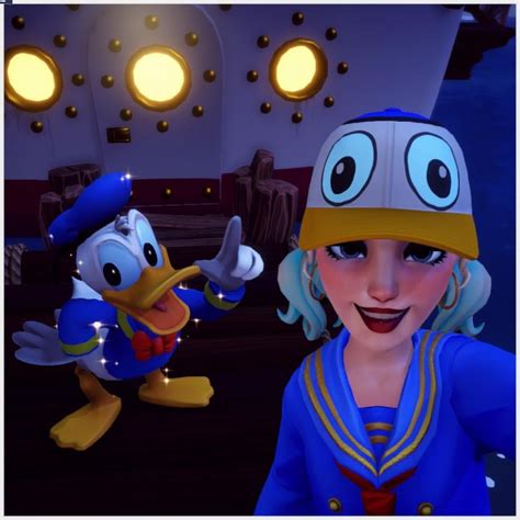 Donald Duck cosplay : r/DreamlightValley