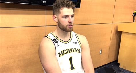 Michigan Basketball: Hunter Dickinson reacts to season-opening victory